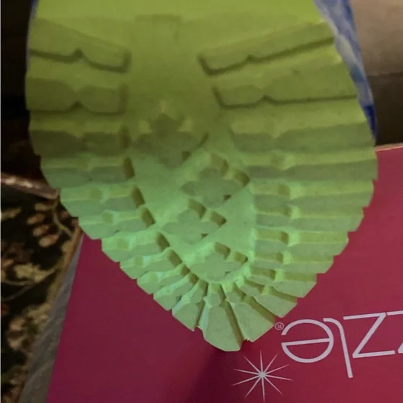 Tye dyed pumps - Picture 4 of 9